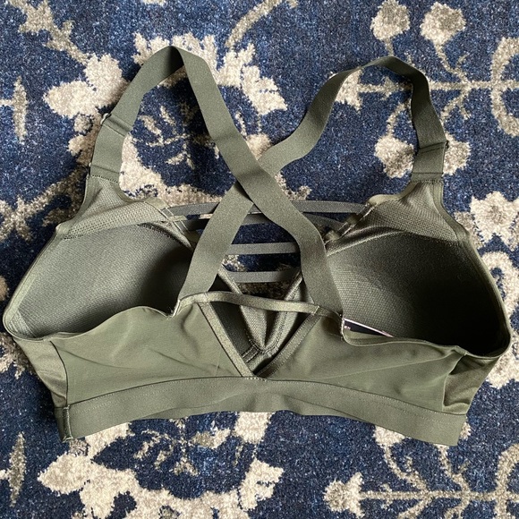 Victoria’s Secret Lightweight Cage Front Sports Bra - Picture 2 of 4